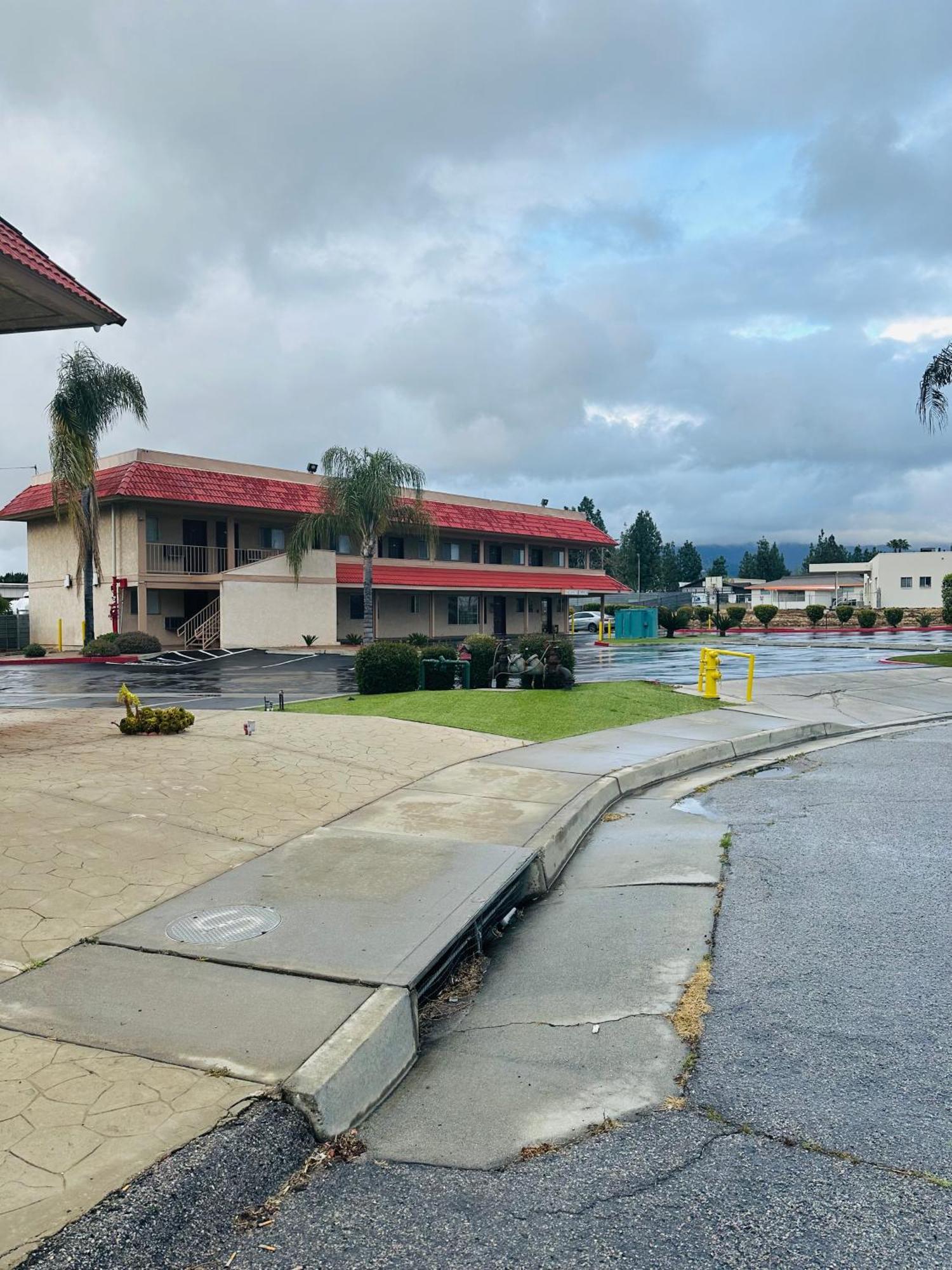 Americas Best Value Inn Calimesa Buitenkant foto